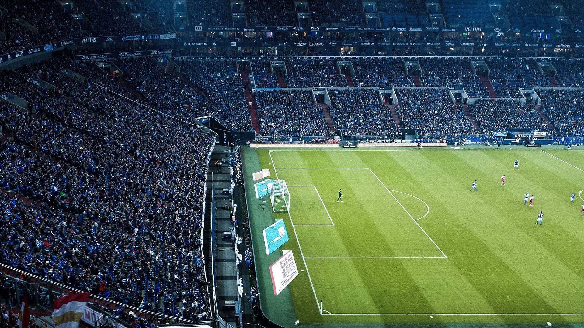 巴萨防线频繁失误，布鲁日抓住机会三度破门，晋级形势险峻，巴萨不败